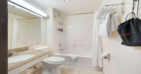 Standard Room, 1 King Bed, Non Smoking, Refrigerator & Microwave | Bathroom | Combined shower/tub, free toiletries, hair dryer, towels