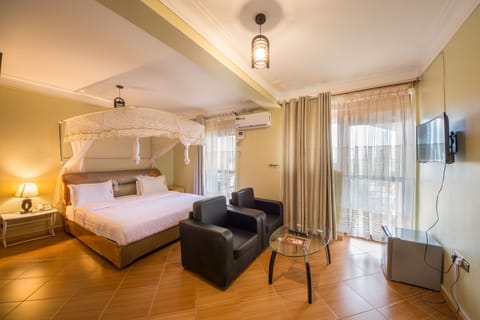 Deluxe Double Room | In-room safe, desk, free WiFi, bed sheets