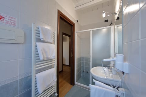 Apartment, Multiple Beds, Balcony (1st floor) | Bathroom | Shower, bidet, towels