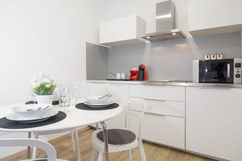 City Studio | Private kitchen | Fridge, microwave, stovetop, dishwasher