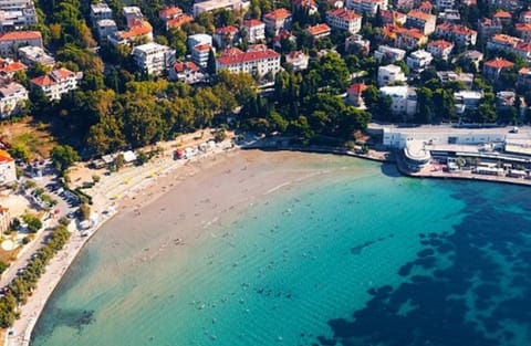 Beach nearby, beach cabanas, sun loungers, beach umbrellas