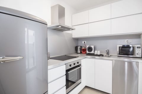 House | Private kitchen | Fridge, microwave, oven, stovetop