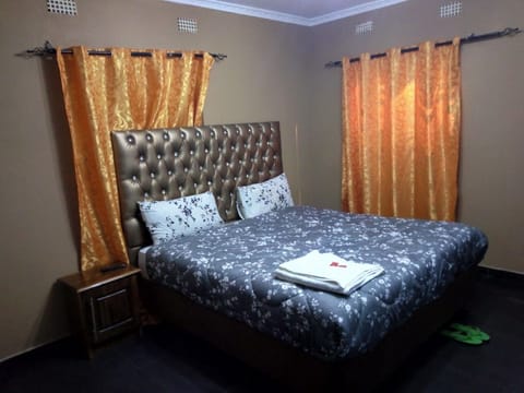 Deluxe Double Room, 1 King Bed | Premium bedding, down comforters, individually decorated