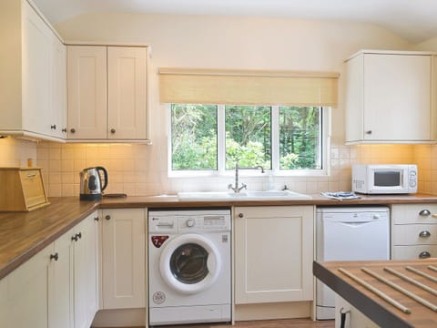 Kitchen | Joan&rsquo;s Cottage, Seldom Seen near Thornthwaite