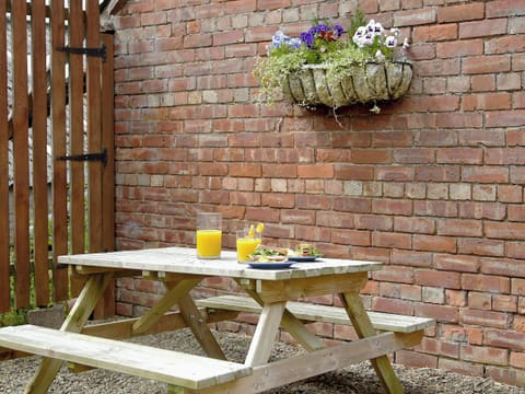 Sitting-out-area | Granary Cottages - The Granary, Bleatarn, nr. Kirkby Stephen