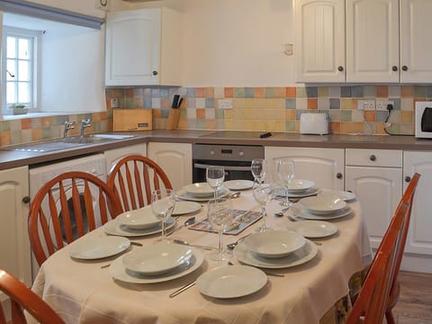 Spacious kitchen/diner | Purlinney - Trebarwith Farm Cottages, Trebarwith, Delabole