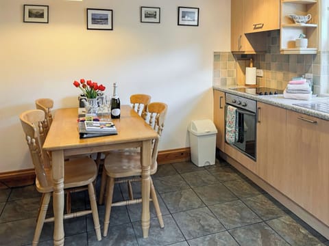 Kitchen/diner | Elens Place, Tywyn