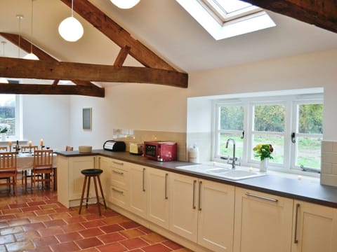 Kitchen | The Grooms Cottage, Ashperton, nr. Ledbury