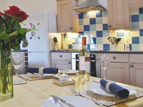 Open plan living/dining room/kitchen | Wauntwr Cottages - Bwthyn Bach, Wauntwr, Trelech