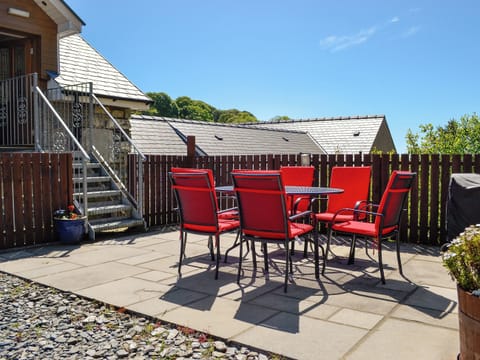 Delightful sitting out area | Ysgubor Uchaf - Bwlchgwyn Equestrian Holidays, Arthog, near Fairbourne