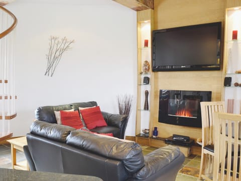 Living room/dining room | Melin Newydd Cottages - The Windmill, Tynlon, nr. Rhosneigr