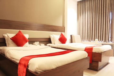 Deluxe Twin Room | 1 bedroom, Egyptian cotton sheets, premium bedding, down comforters