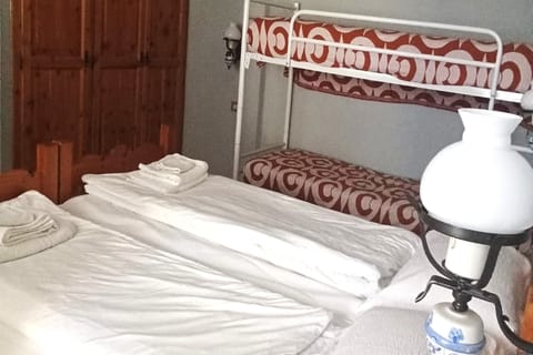 Standard Quadruple Room | Desk, free WiFi, bed sheets