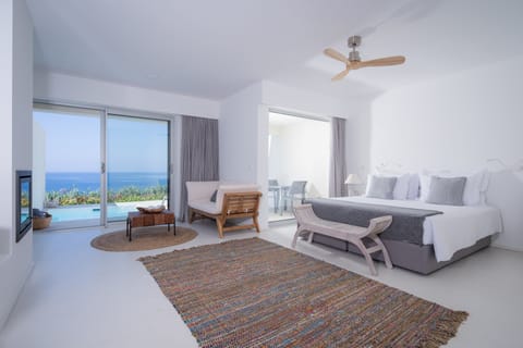 Superior Studio, 1 Bedroom, Ocean View, Oceanfront - Adults Only | 1 bedroom, hypo-allergenic bedding, pillowtop beds, in-room safe