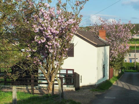 Beautiful, detached former coach house | The Coach House, Drybrook, near Gloucester