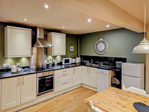 Kitchen | Ty Newydd, Betws-y-Coed