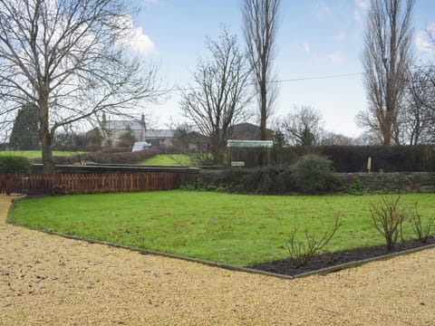 View over the garden area | Brookside Cottage, Forton, near Garstang