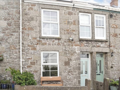 Immaculately presented cottage | Morvoren (Sea Maiden) Cottage, The Lizard Village, near Helston