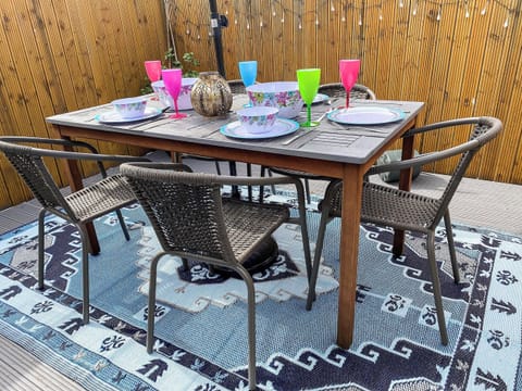 Decking | Jasmin’s Retreat, Thornton-Cleveleys, near Blackpool