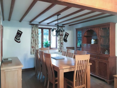 Elegant dining room | Orchard House, Chipping Campden