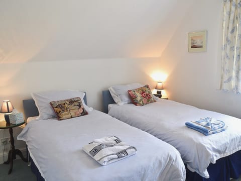 Twin bedroom | Keepers Cottage , Mawnan Smith, Falmouth