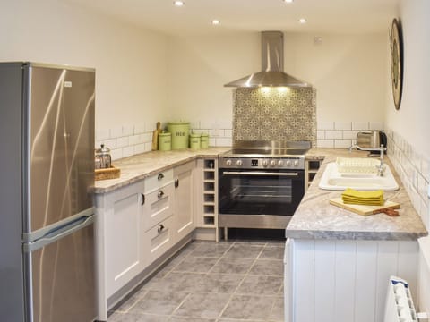 Well appointed and well equipped kitchen | Gewans Farm Cottage, Tregorrick, near St Austell