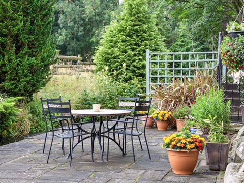 Sitting out area | Fochy Cottage - Waulkmill Cottages, Kinross, near Perth
