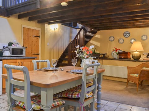 Wonderful kitchen/diner with beautiful beamed ceiling | Birkerthwaite Barn - Birkerthwaite Cottages, Eskdale