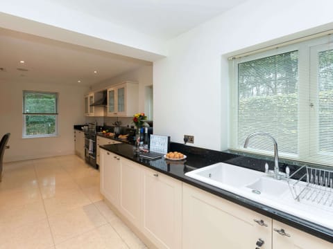 Spacious and sociable kitchen | The Lodge, North Duffield, near York