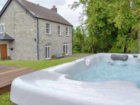 Wonderful private hot tob | Tan Y Castell, Llanmill, near Narberth