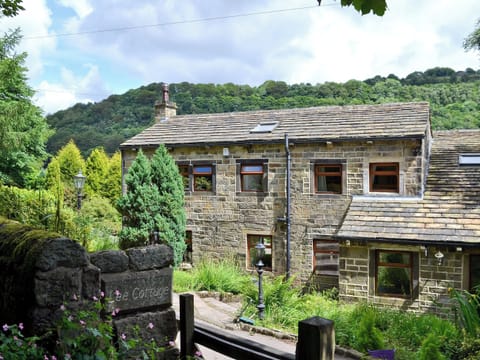 Exterior | Lee Cottage, Heptonstall, near Hebden Bridge