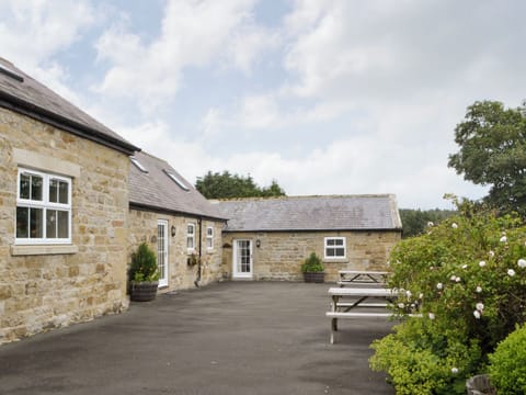 Lovely holiday homes with shared courtyard | Grooms Cottage - Soppit Farm Cottages, Elsdon