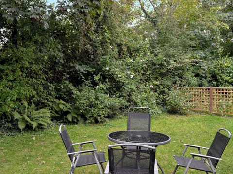 Sitting-out-area | Every - Trescobel Cottages, St Kew, near Port Isaac