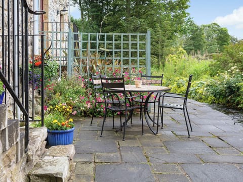 Sitting out area | The Hayloft - Waulkmill Cottages, Kinross, near Perth