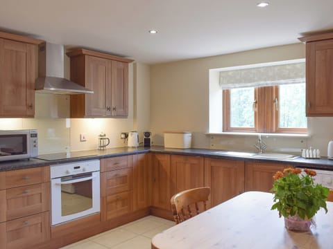 Fully-appointed fitted kitchen | The Old Dairy - Corgill Farm Cottages, Bolton-by-Bowland