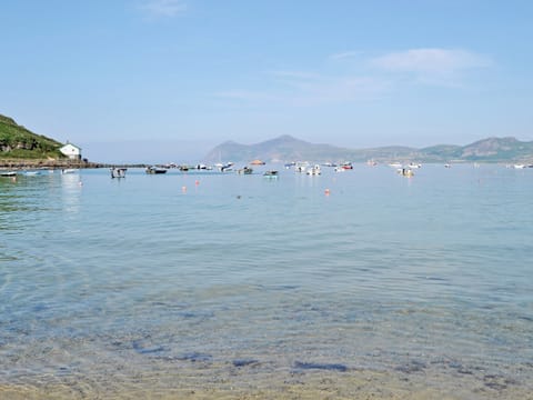 Ty Coch Inn Porthdinllaen | Snowdonia Mountains and Coast, Wales