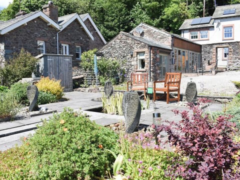 Beautifully laid out garden | The Carriage House, Watermillock-on-Ullswater
