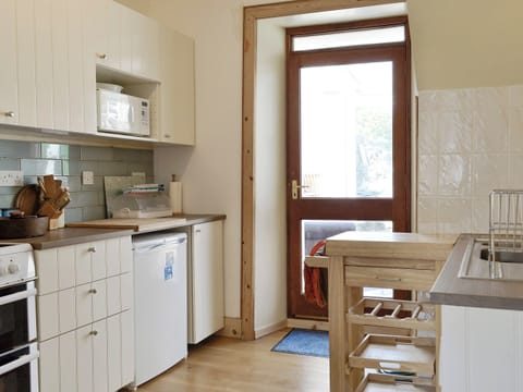 Well-equipped kitchen | Mill Street, Drummore, near Stranraer