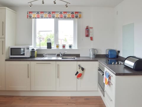 Beautiful well equipped kithcen | High Brow, Bowness-on-Windermere