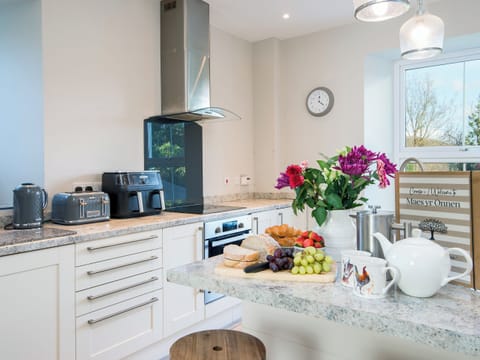 Kitchen | Maes yr Onnen, Abercych, near Cardigan