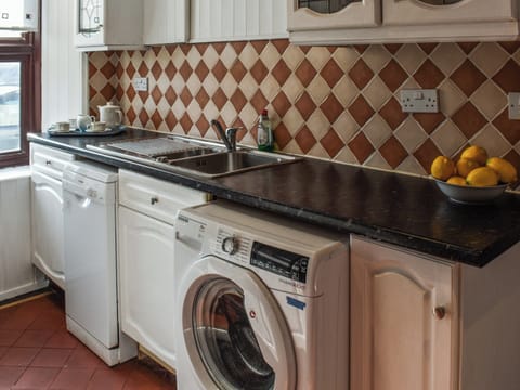 Utility room | Bishop Rock - Carn Towan Cottages, Sennen