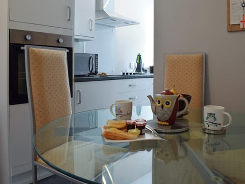 Inviting dining area | Crossburn Hideaway, Arden, near Helensburgh