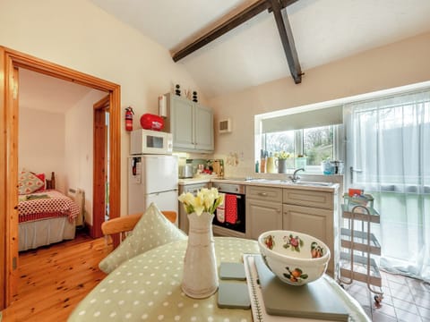 Dining Area | Ty Cae Mawr - Cefn Gorwydd Cottages, Gowerton, Gower