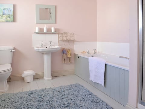 Bathroom | Water’s Edge, Instow, Bideford