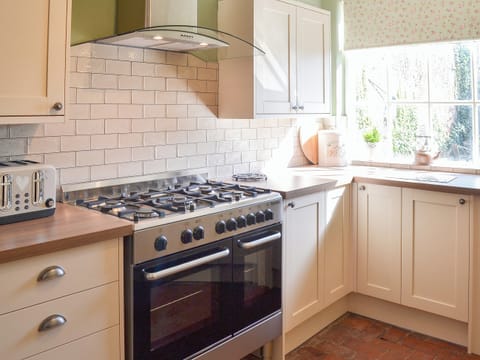 Lovely tiled kitchen | Nell’s Cottage, Bridlington