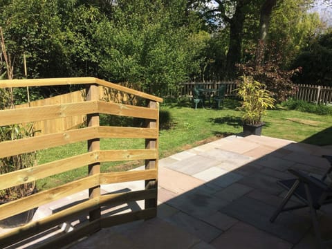 Garden and grounds | The Swallows - Grove Cottages, Instow, near Barnstaple