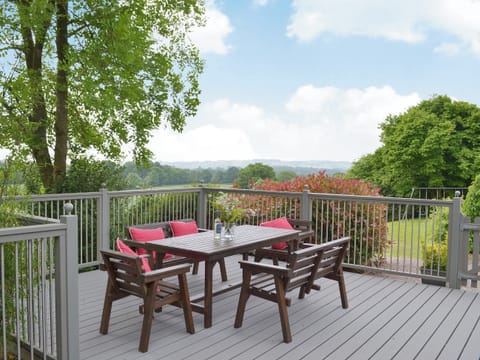 Outdoor eating area | The Goyle - Lawpit Lodges, Uplowman, near Tiverton