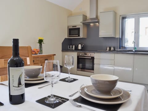 Kitchen/diner | Roath - Hafan Dawel Cottages, Cilcennin, near Aberaeron