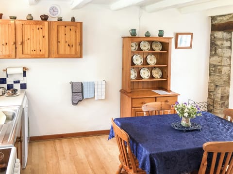 Kitchen/diner | Lletty Cottage - Lletty Farm, Penrherber, Newcastle Emlyn