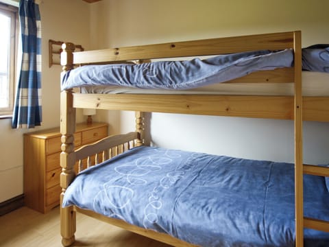 Bunk bedroom | Woodside Lodge, Nr. Llandrindod Wells